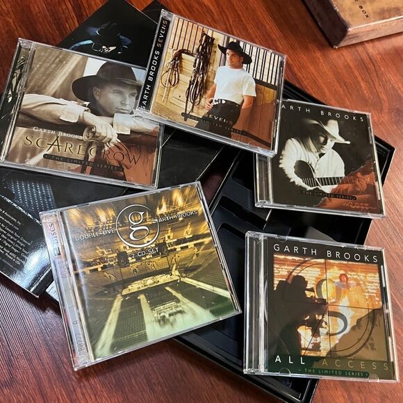 Vintage GARTH BROOKS THE LIMITED SERIES 6 CD’s. - Picture 3 of 7